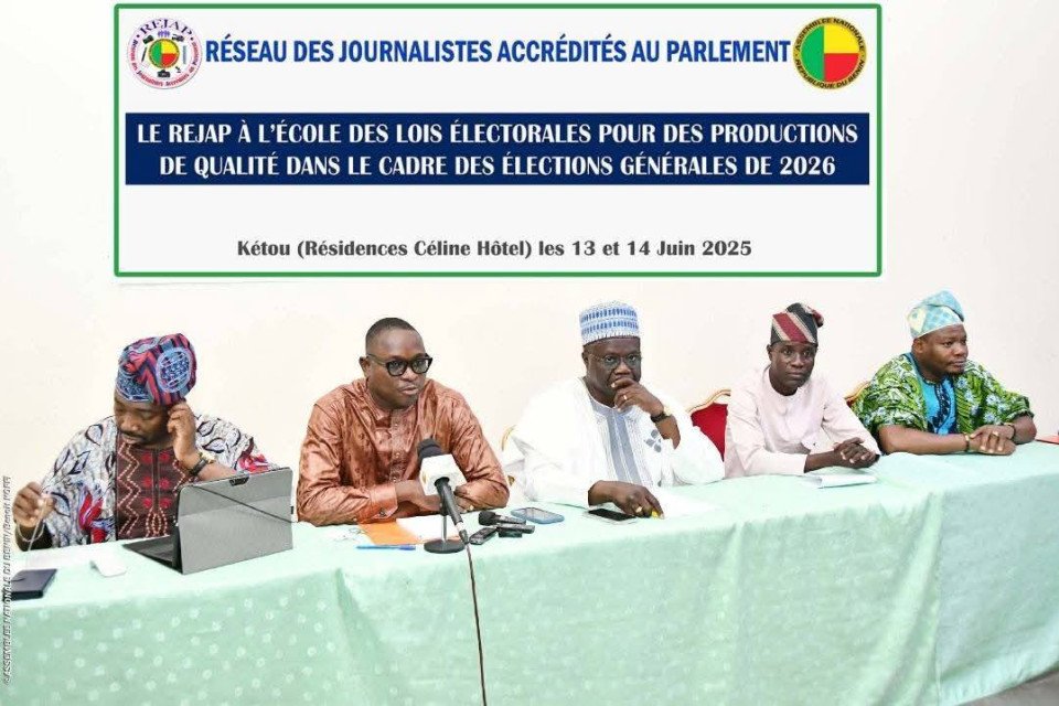 Les journalistes parlementaires se forment aux lois électorales